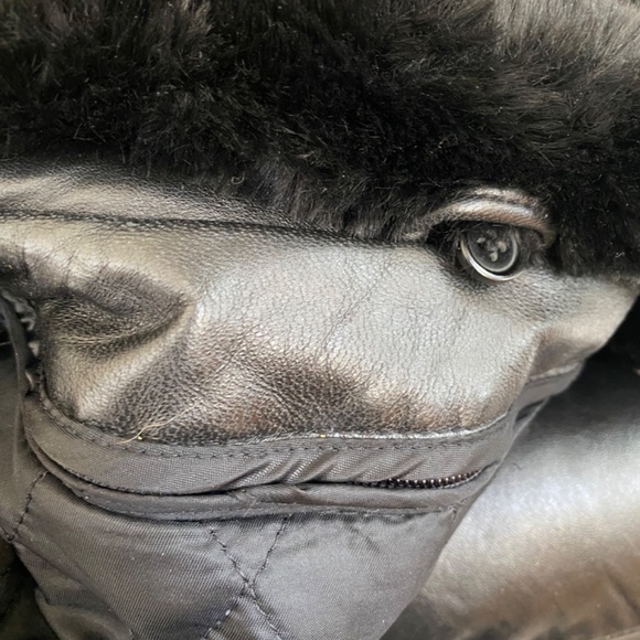 Black Leather Car Coat with detachable Faux Fur Collar - Picture 8 of 10